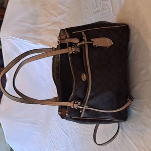 Coach PeytonSignature Jordan Double Zip Carryall